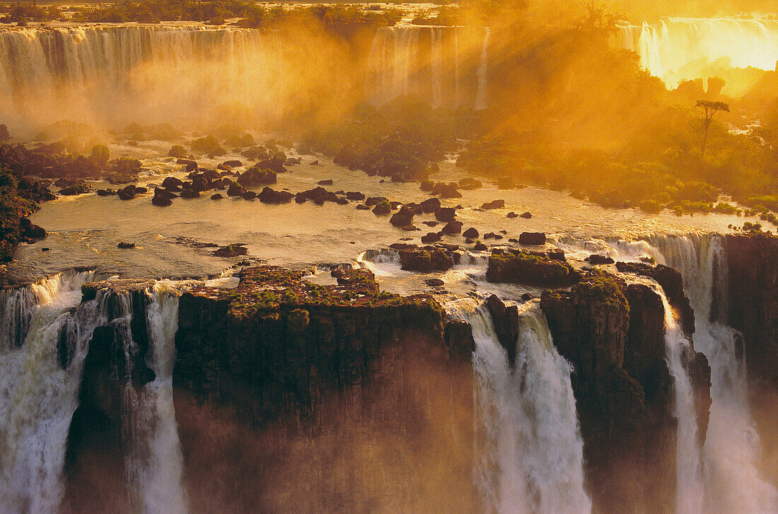 Iguazu Falls. Argentina-Brazil border