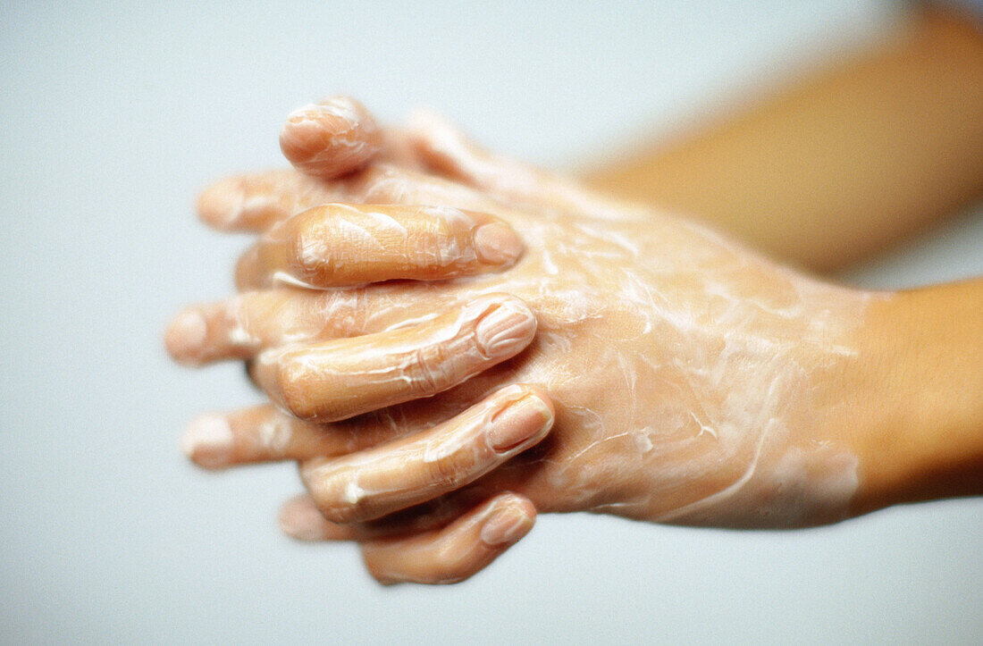 Adult, Adults, Beauty, Beauty Care, Body care, Close up, Close-up, Color, Colour, Contemporary, Cream, Creams, Detail, Details, Female, Finger, Fingers, Hand, Hands, Horizontal, Human, Indoor, Indoors, Inside, Interior, One, One person, People, Person, Pe