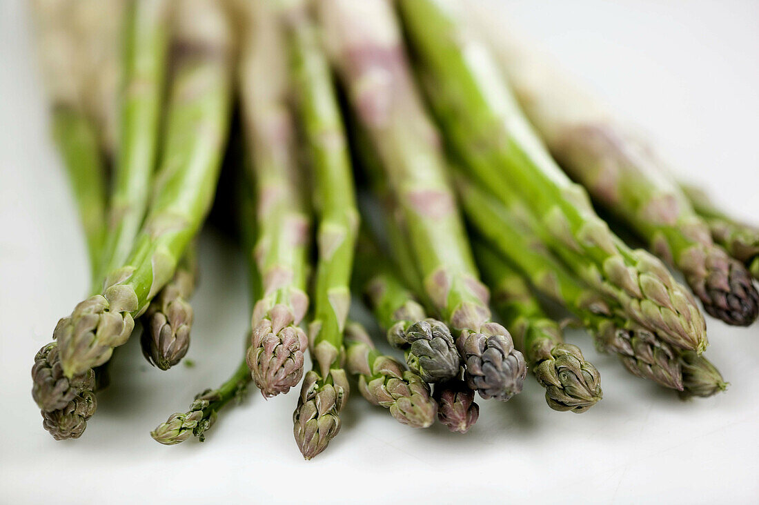 Aliment, Aliments, Asparagus, Close up, Close-up, Closeup, Color, Colour, Cuisine, Food, Foodstuff, Green, Green vegetable, Green vegetables, Healthy, Healthy food, Indoor, Indoors, Ingredient, Ingredients, Interior, Nourishment, Nutrition, Raw, Selective