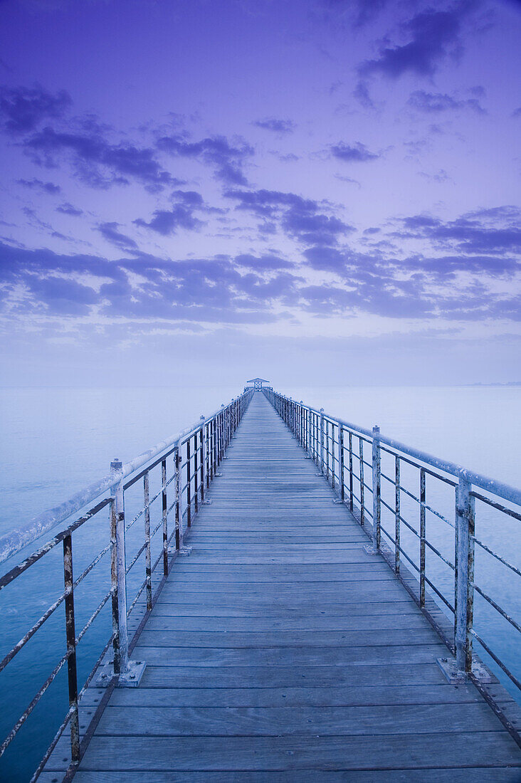 KUWAIT-Kuwait City: Pier on the Arabian Gulf by Kuwait Towers / Dawn