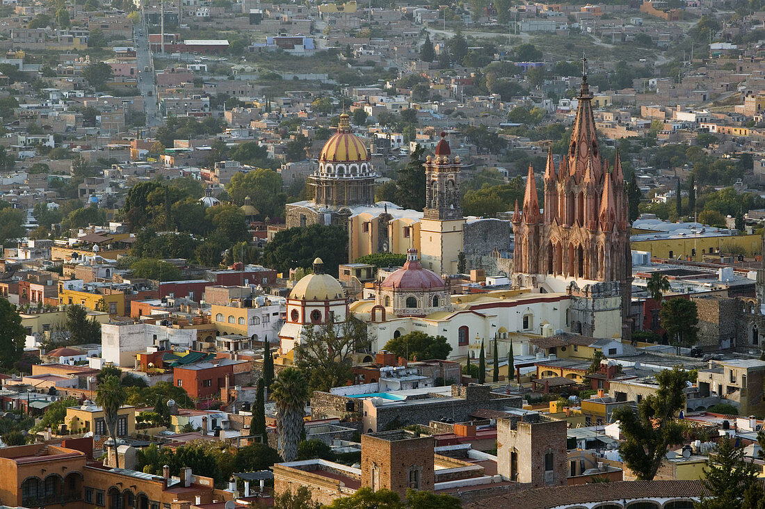 MEXICO-Guanajuato State-San Miguel De Allende: Parroquia De San Miguel Archangel Church Overlook / Sunset