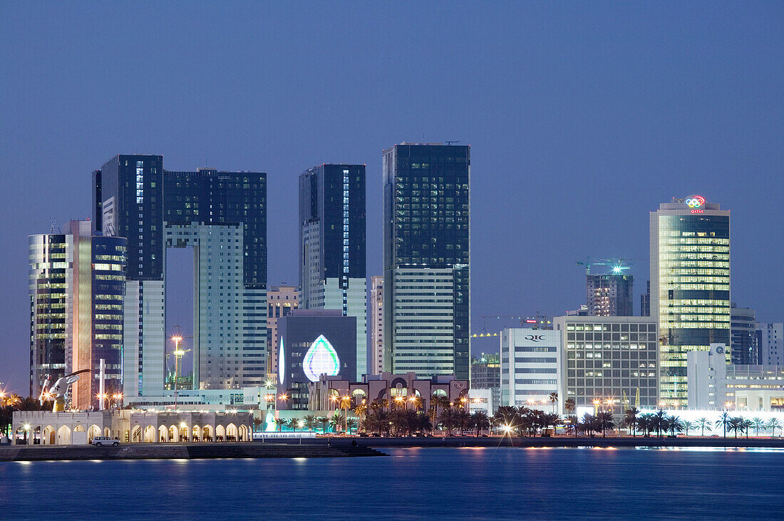 QATAR-Doha: West Bay Development along the Corniche / Evening