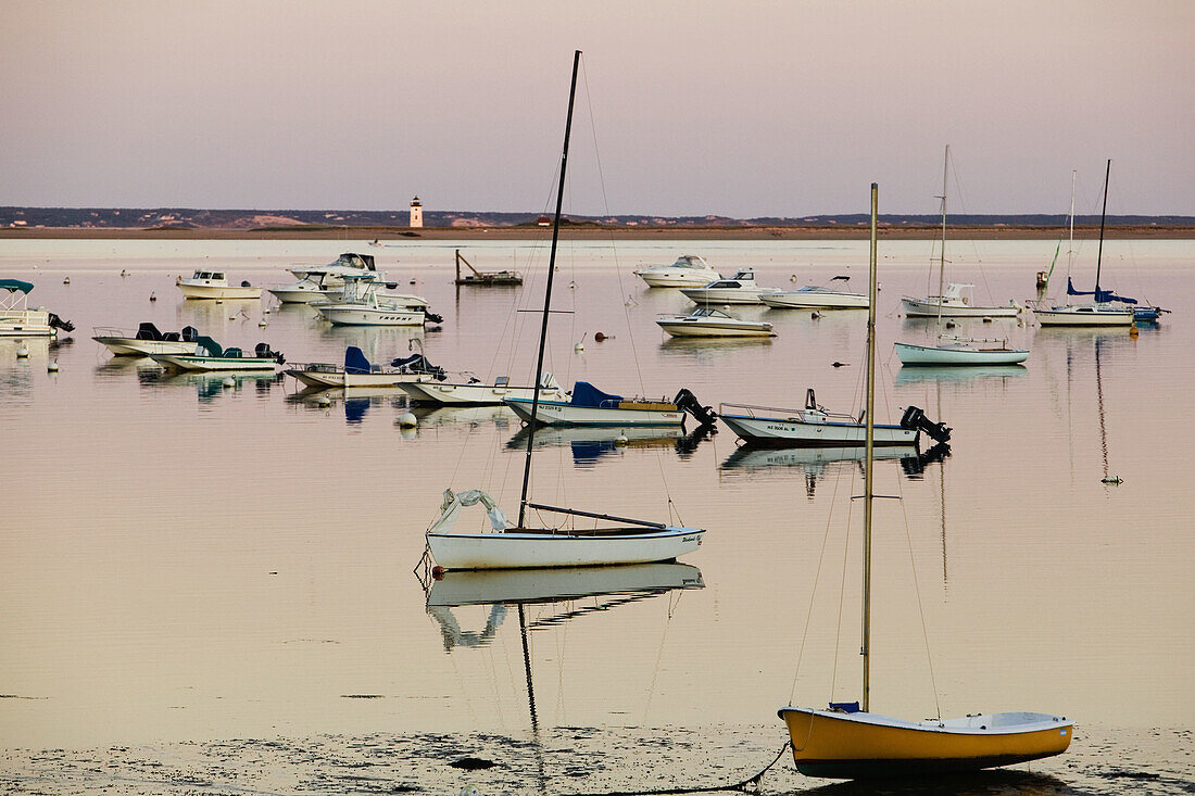 USA-MASSACHUSETTS-Cape Cod: Provincetown- Provincetown Harbor / Dusk