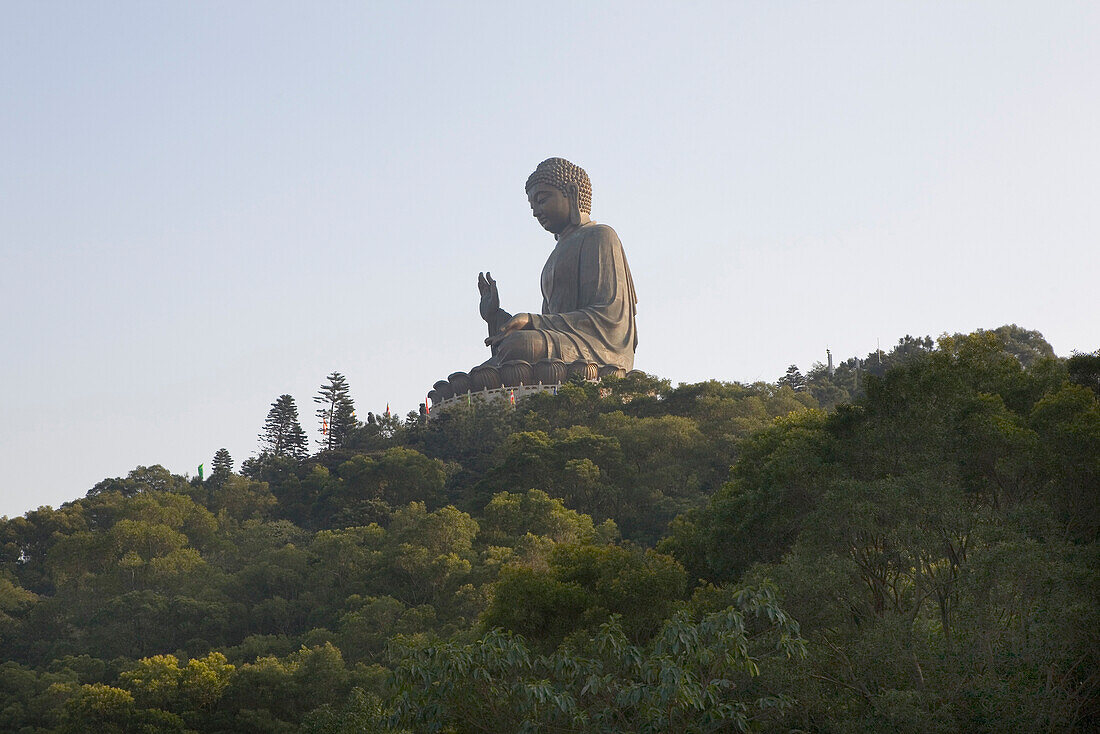 Tian Tan Buddha, grosse Statue auf der Insel Lantau, Hongkong, China, Asien