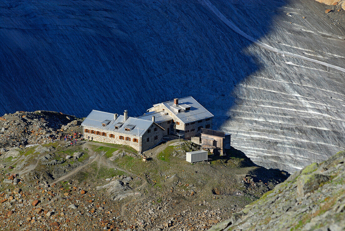 Braunschweiger Hütte über dem Mittelbergferner, Ötztaler Alpen, Tirol, Österreich