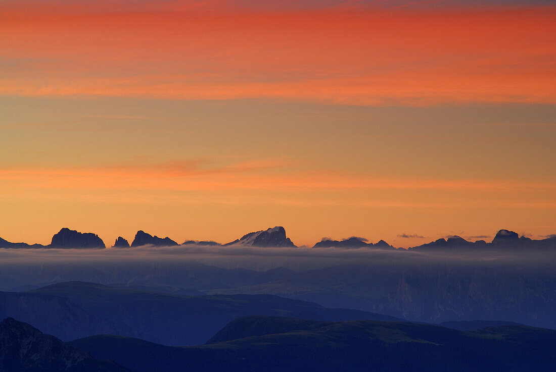 Silhouette der Dolomiten, Südtirol, Italien