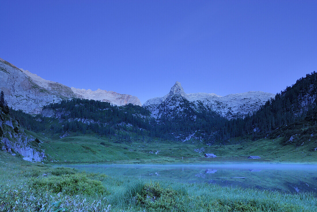 Lake Funtensee with Schottmalhorn, Berchtesgaden range, National Park Berchtesgaden, Berchtesgaden, Upper Bavaria, Bavaria, Germany