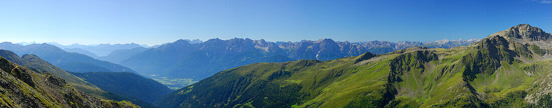Panorama von der Oberen Seescharte über das Debanttal hinweg auf Lienzer Dolomiten, Zettersfeld und Schleinitz, Schobergruppe, Hohe Tauern, Nationalpark Hohe Tauern, Osttirol, Österreich