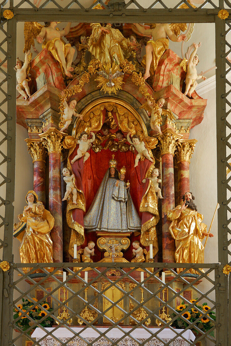 Madonna in der Lorettokapelle, Wallfahrtskapelle, Innenansicht, Oberstdorf, Allgäuer Alpen, Allgäu, Schwaben, Bayern, Deutschland