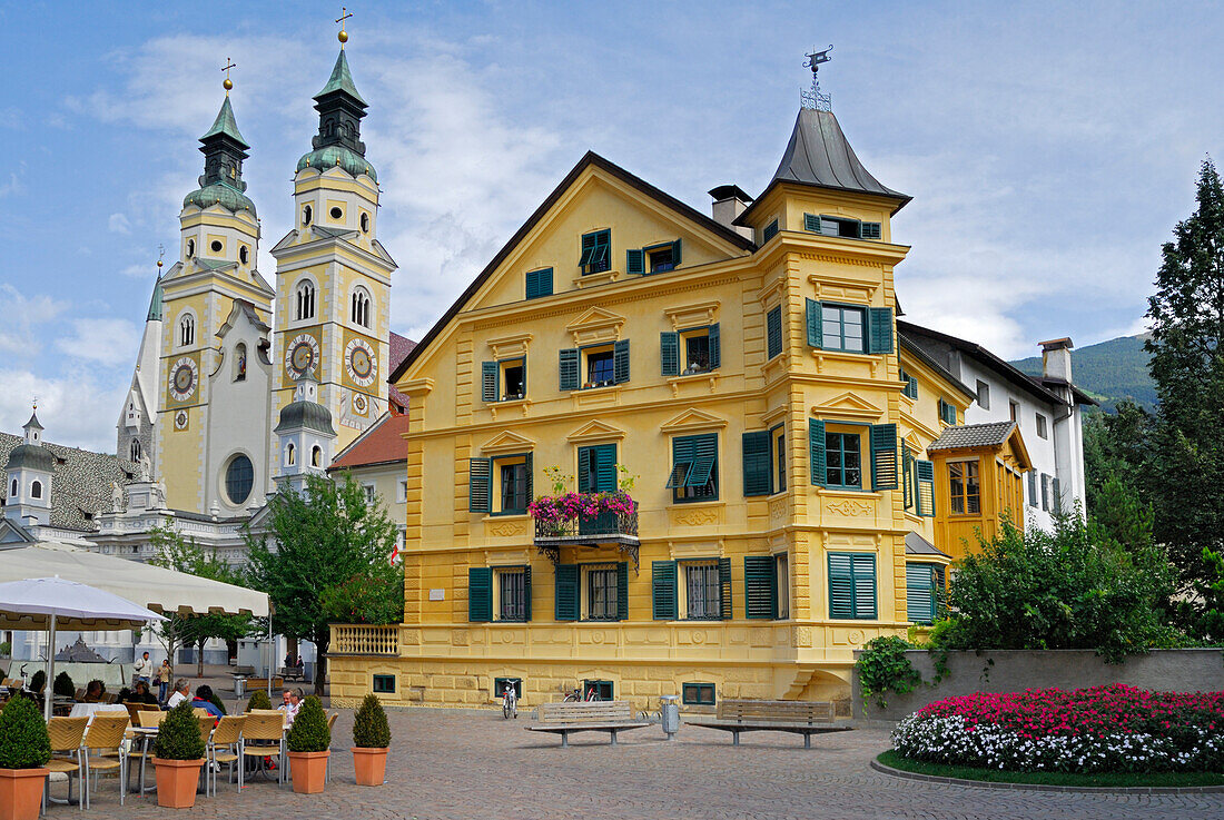 Stadtplatz mit Dom, Brixen, Eisacktal, Südtirol, Italien