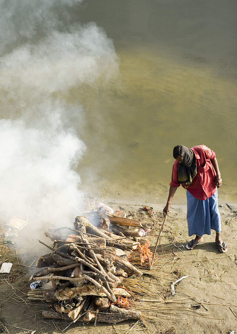 Cremation ritual, Allahabad. Uttar Pradesh, India