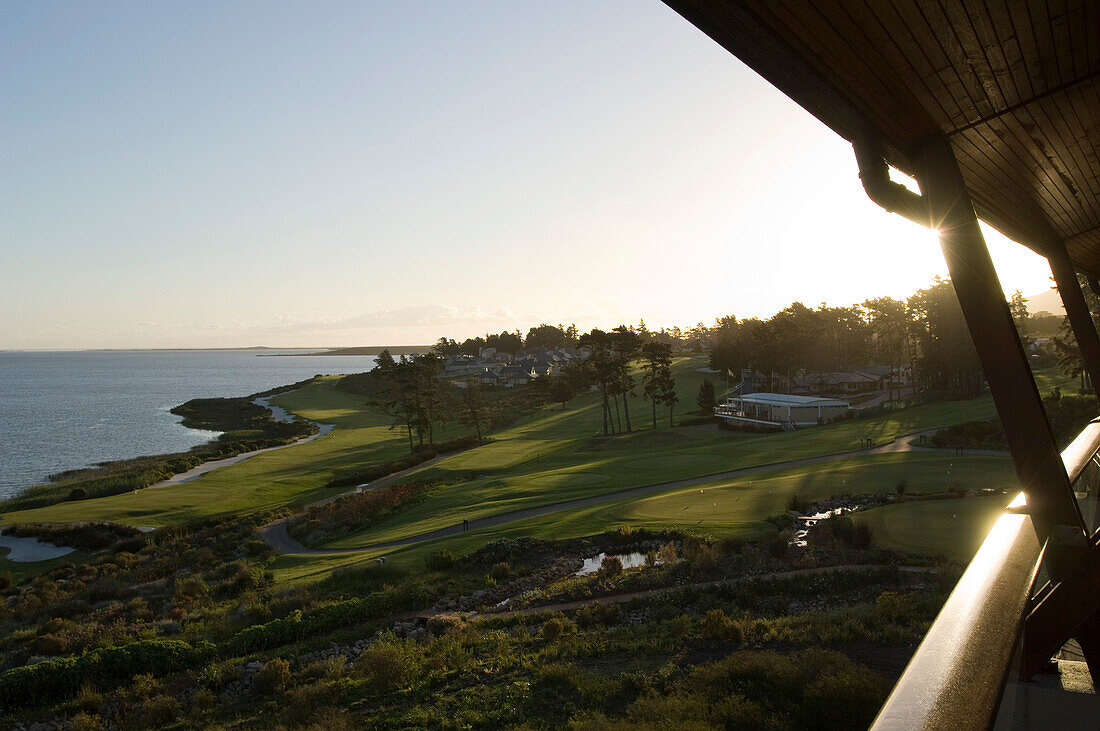 Blick über den Golfplatz des Arabella Western Cape Hotel & Spa, Hermanus, Westkap, Südafrika, Afrika