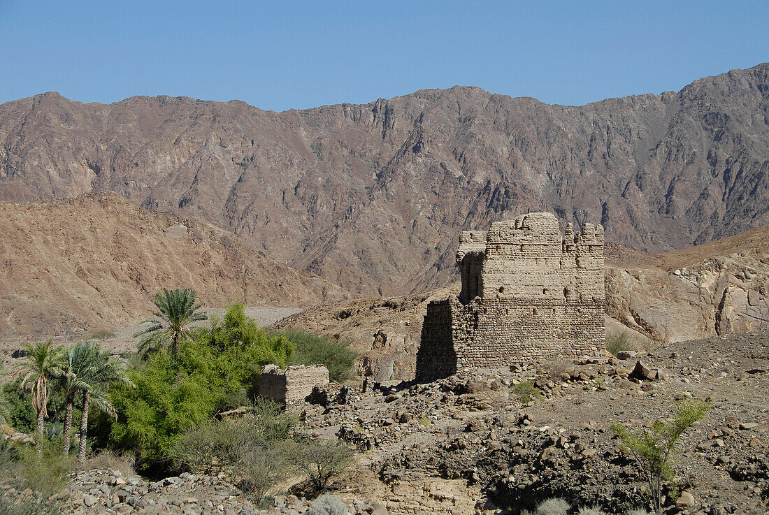 Deserted ruins in the mountains, Al Hajar mountains, Wadi, Oman, Asia