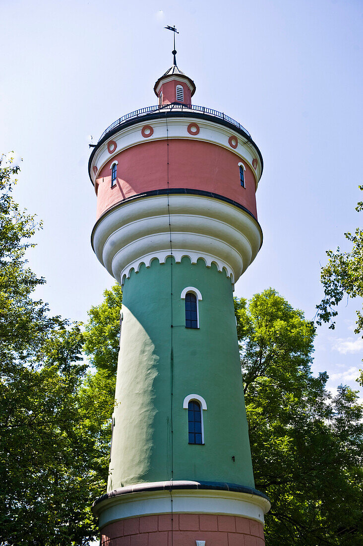 Bunter Wasserturm, Oberhaching, Oberbayern, Bayern, Deutschland