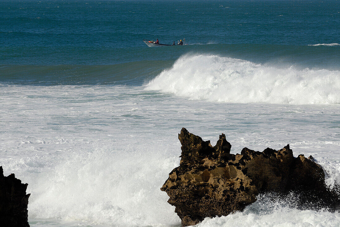 Waves breaking on rocks, near Guincho Beach, Costa de Lisboa, District of Lisbon, Estremadura, Portugal, Atlantic