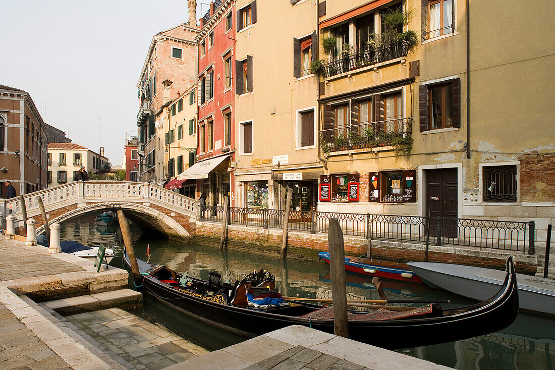 Houses and shops along a narrow canal, Fondamenta dei Frari, Venice, Italy, Europe