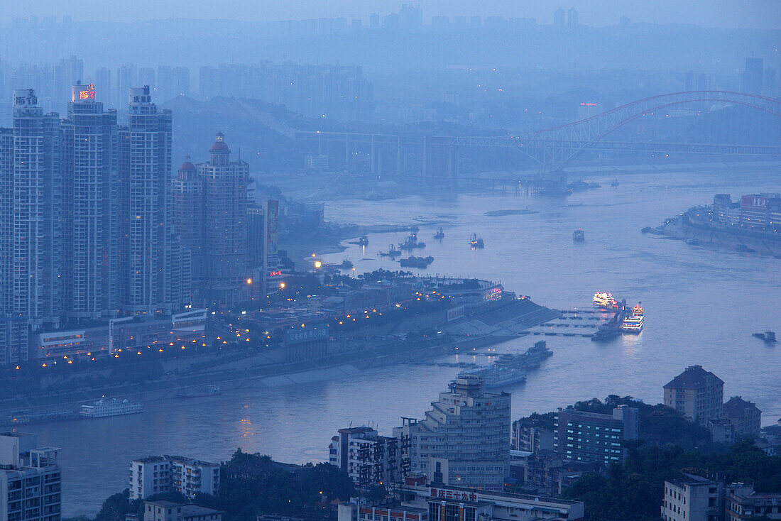 Morgenstimmung am Jangtse Fluss, Chongqing, China, Asien