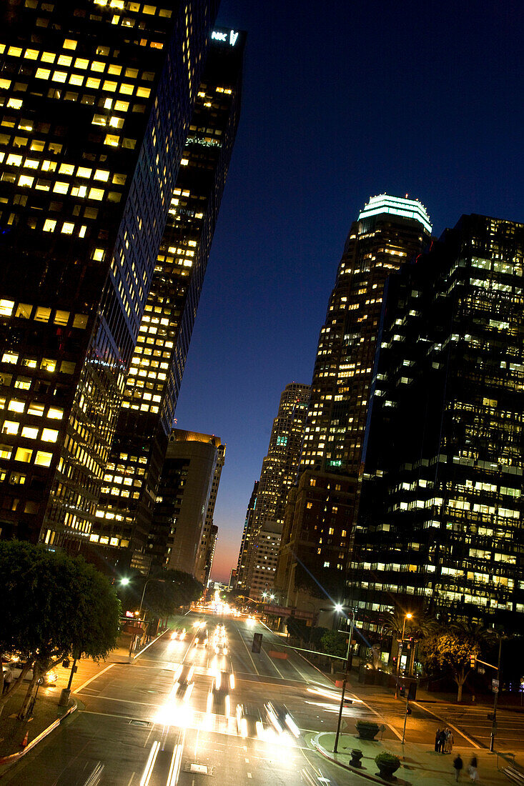 Wolkenkratzer in der Figueroa Street, Downtown Los Angeles, Kalifornien, USA