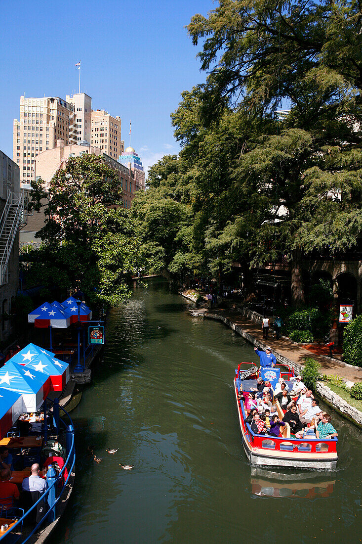 Boats on the San Antonio River, Downtown San Antonio, Texas, USA, United States of America