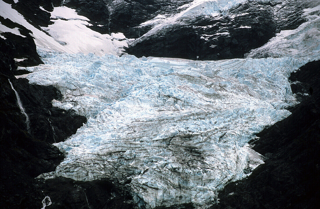 Hanging glacier in the upper Dart Valley, Mt Aspiring National Park, South Island, New Zealand, Oceania