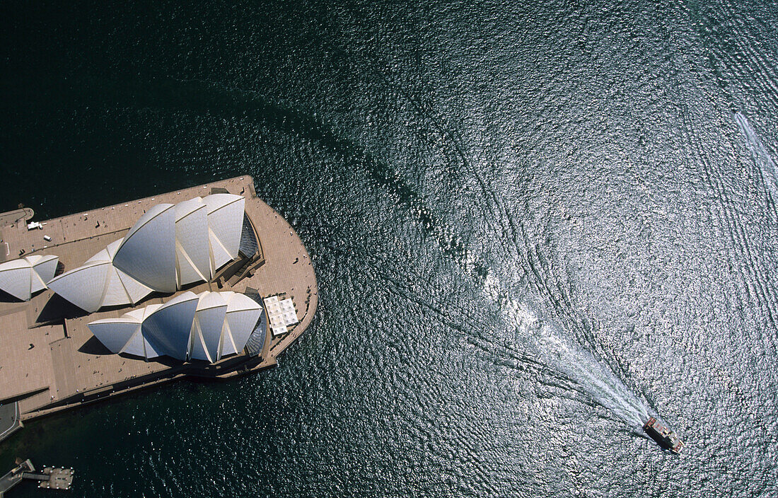 Luftaufnahme des berühmten Opernhauses am Wasser, Sydney, New South Wales, Australien