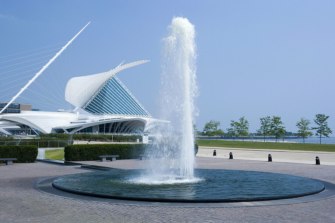 Fountain, Quadracci Pavilion Art Museum, Milwaukee, Wisconsin, USA
