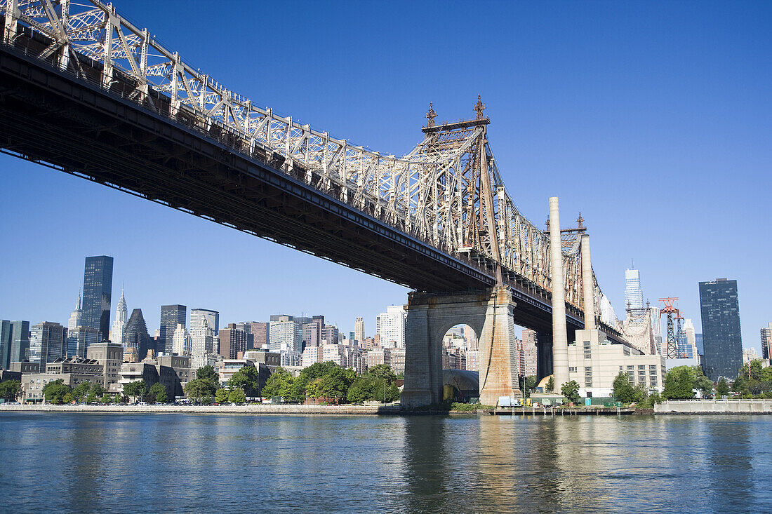 Queensborough Bridge, East River, Manhattan, New York, USA