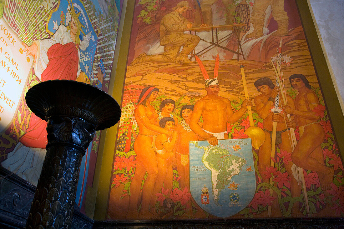 PANAMA CANAL MURAL. ROOSEVELT ROTUNDA. AMERICAN MUSEUM OF NATURAL HISTORY. MANHATTAN. NEW YORK. USA