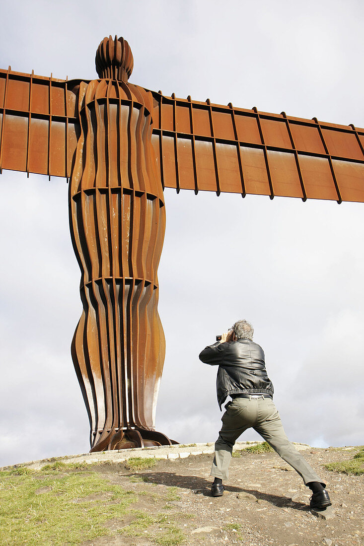 UK, England, Northumberland, Newcastle-upon-Tyne, NewcastleGateshead, Gateshead, Angel of the North, sculpture by artist Antony Gormley