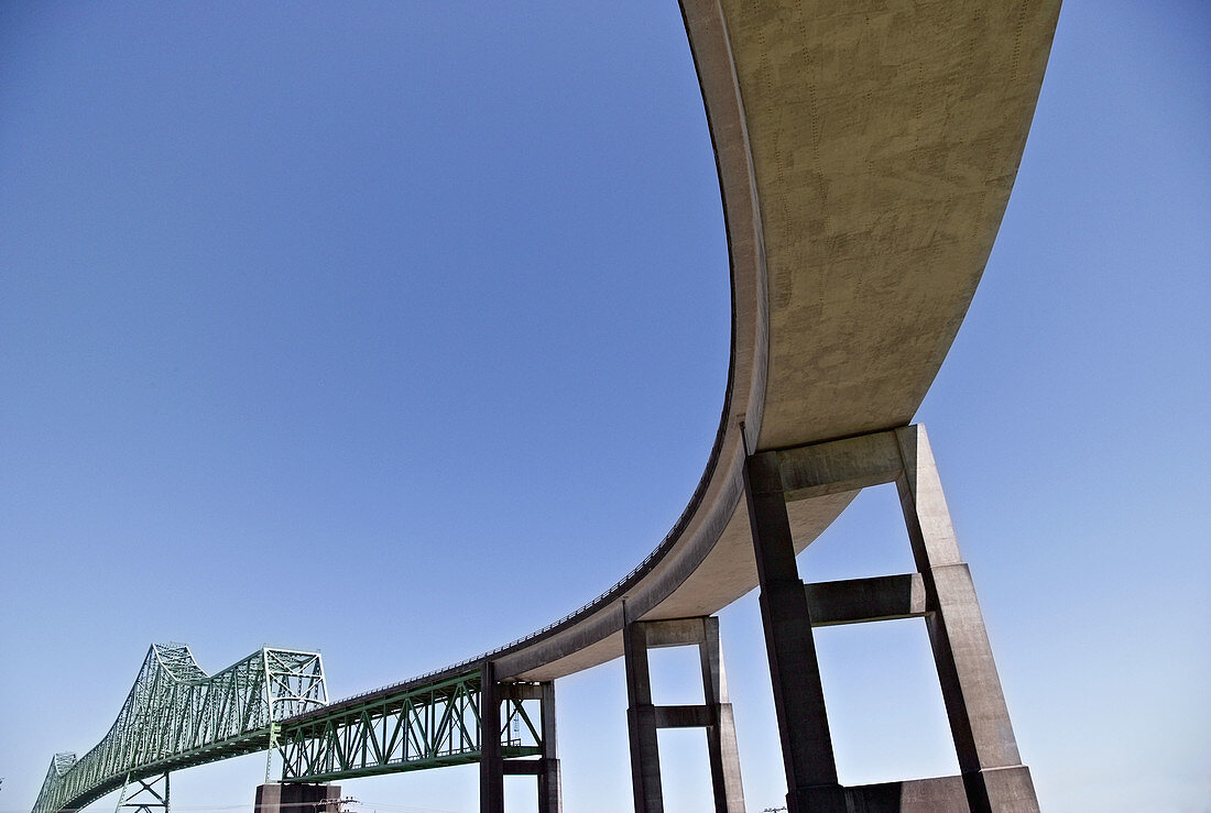 Astoria, Oregon, view of the Astoria Bridge which crosses the Columbia River between Oregon and Washington, USA