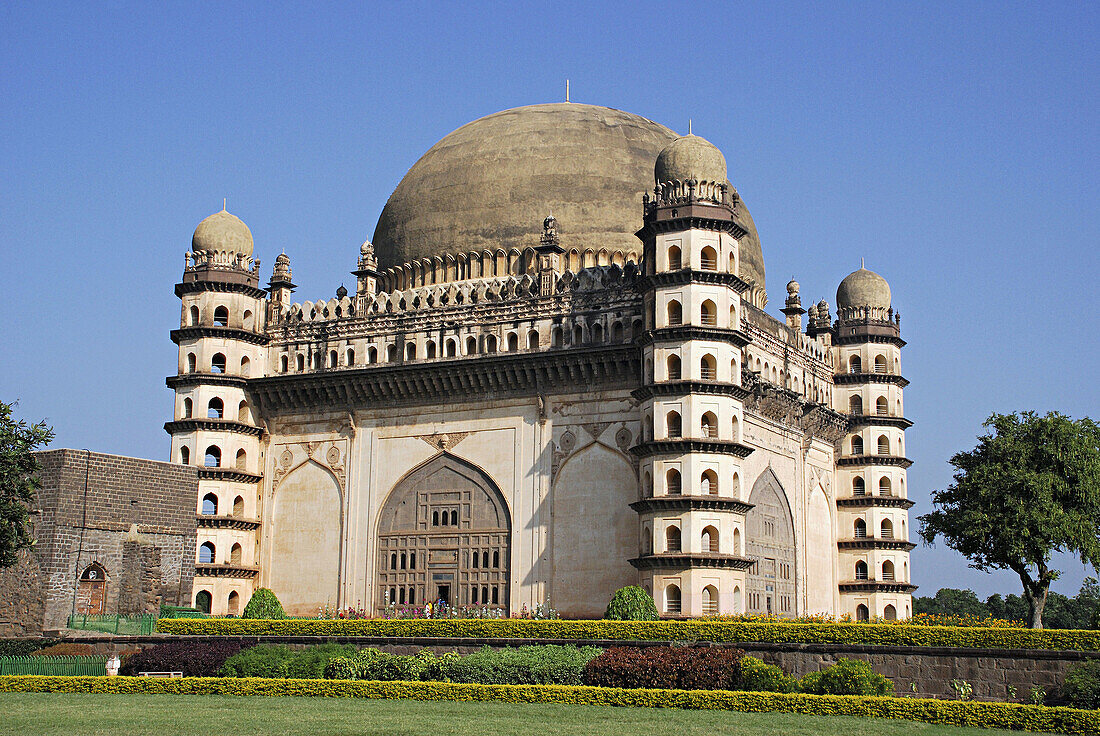 Gol Gumbaz is the mausoleum of Muhammad Adil Shah II (1627-57), one of the major Islamic monuments of India, Bijapur, Karnataka.  Gol Gumbaj, literally means the round dome, is the tomb of Mohammed Adil Shah (1627-56 AD), the 7th ruler of this dynasty.