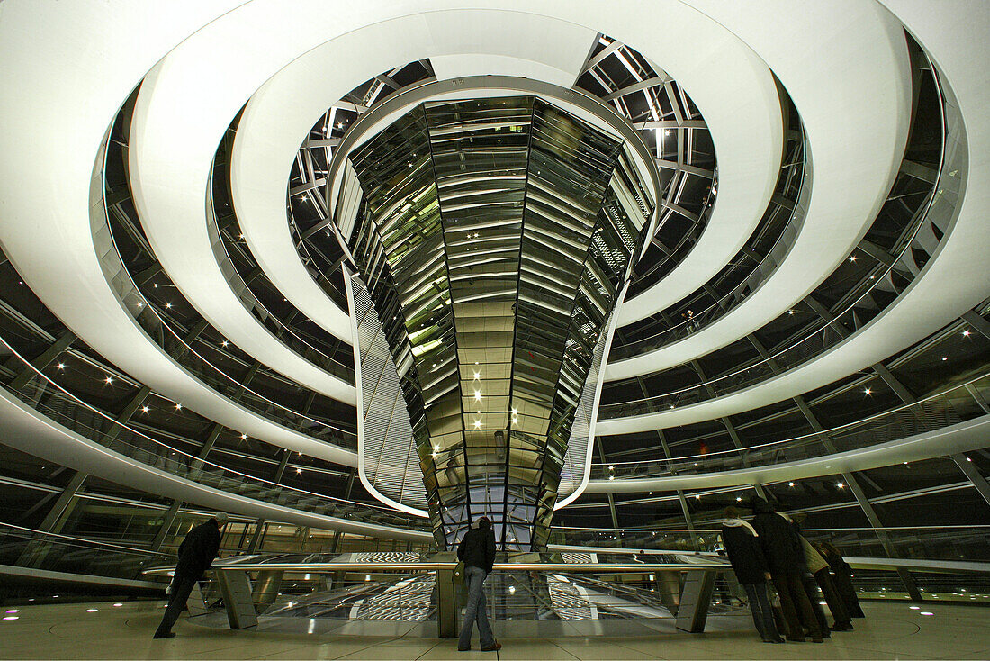 Reichstagskuppel, Besucher, Spirale, Architekt Norman Foster