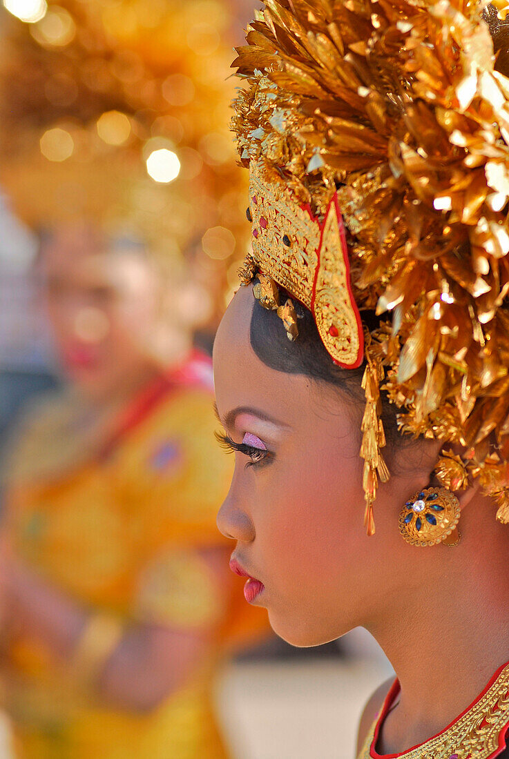 Girl wearing a balinese costume, Klunkung, Bali, Indonesia, Asia