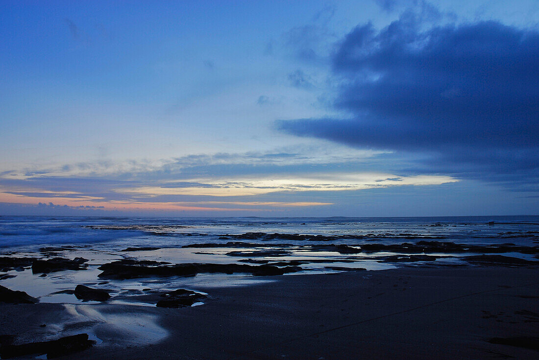 Deserted beach at dusk, Pekutatan, Bali, Indonesien, Asia