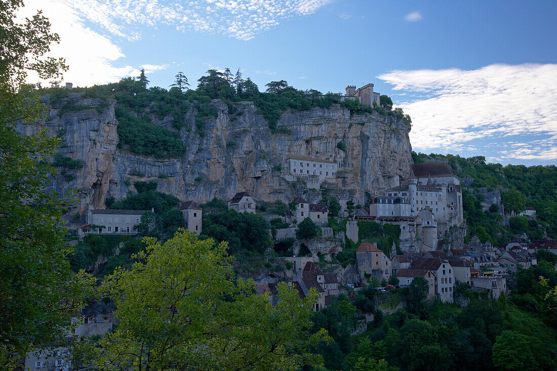 View of Rocamadour, The Way of St. James, Roads to Santiago, Chemins de Saint-Jacques, Via Podiensis, Dept. Lot, Région Midi-Pyrénées, France, Europe