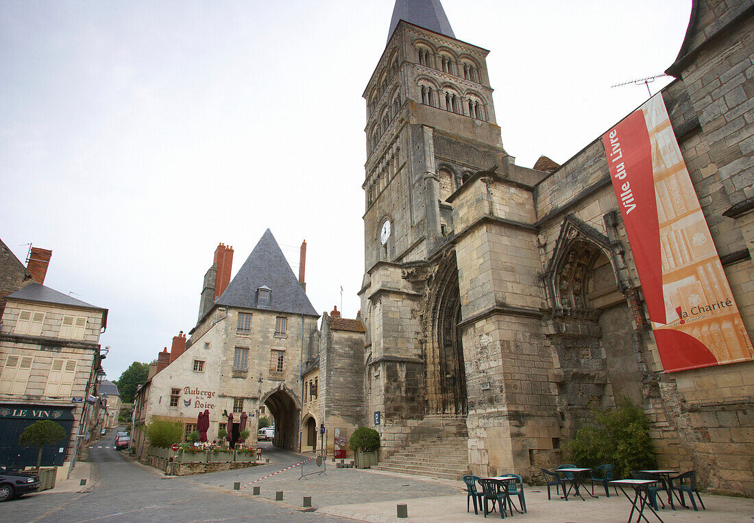 Old town, Church and former monastery Ste Croix Notre Dame, City gate, The Way of St. James, Chemins de Saint Jacques, Via Lemovicensis, La-Charité-sur-Loire, Dept. Nièvre, Burgundy, France, Europe