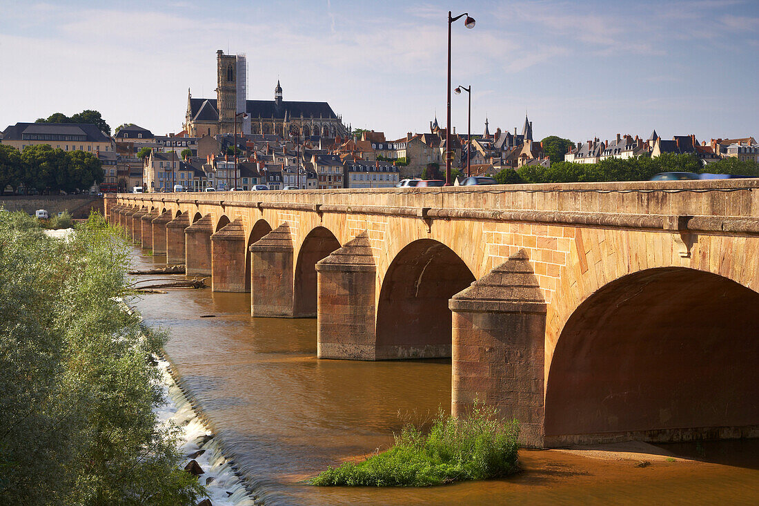 Bridge over the river Loire, Saint Cyr et Sainte Julitte Cathedral in the background, The Way of St. James, Chemins de Saint Jacques, Via Lemovicensis, Nevers, Dept. Nièvre, Burgundy, France, Europe