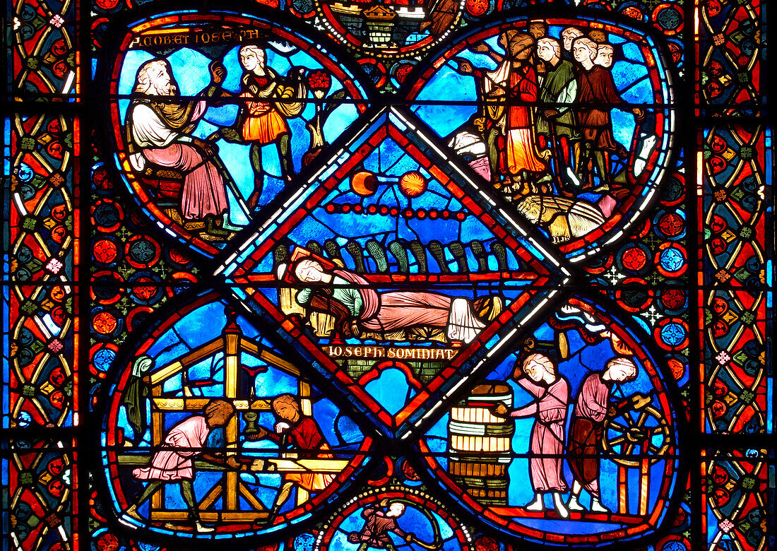 Stained glass window in Saint Stephen's Cathedral in Bourges, Bourges Cathedral, The Way of St. James, Chemins de Saint Jacques, Via Lemovicensis, Bourges, Dept. Cher, région Centre, France, Europe