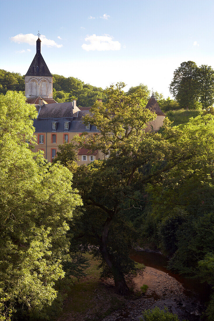 Blick auf Dorf Gargilesse, Jakobsweg, Chemins de Saint Jacques, Via Lemovicensis, Dept. Indre, Région Centre, Frankreich, Europa