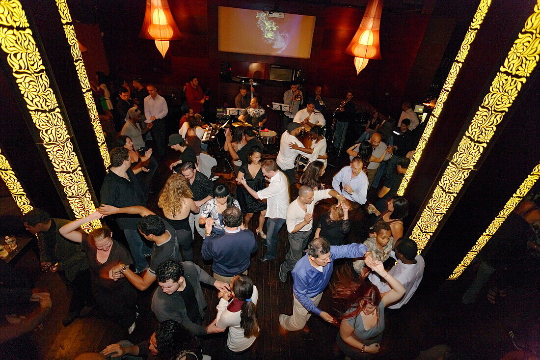 Leute tanzen Salsa, Taj Lounge Salsa club, Manhattan, New York City, New York, USA