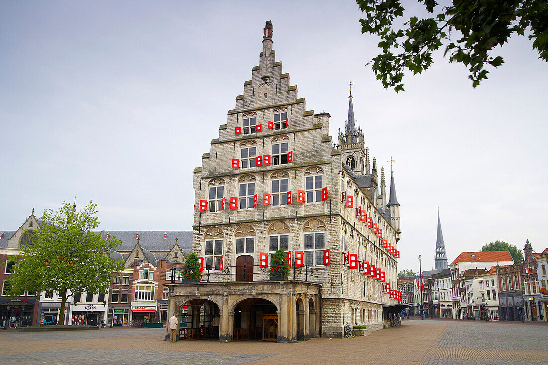 Gotisches Rathaus am Marktplatz in der Altstadt, Gouda, Holland, Europa