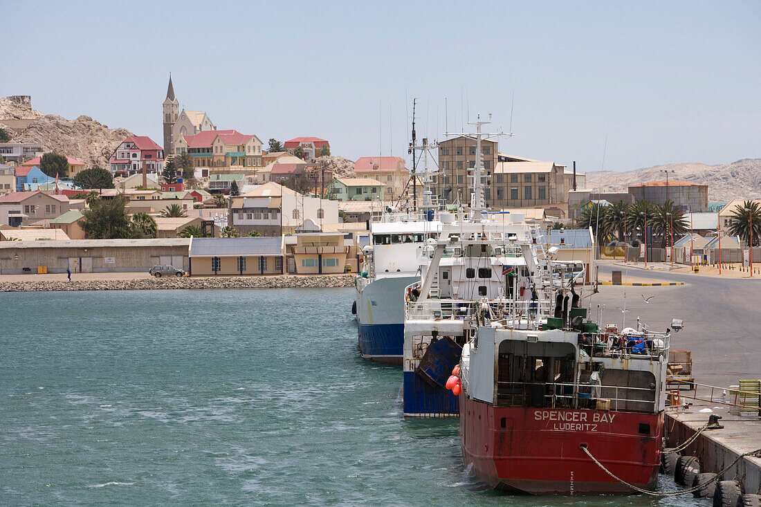 Fischerboote im Hafen, Lüderitz, Karas, Namibia, Afrika
