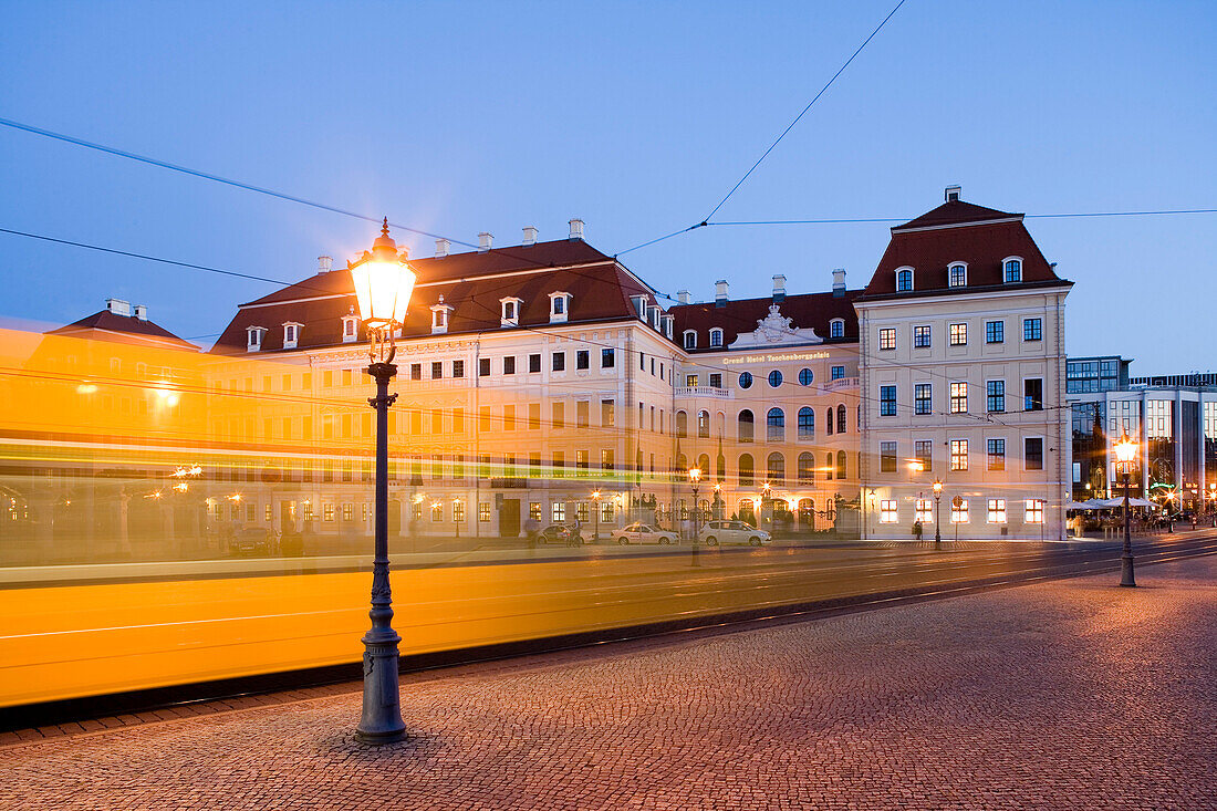 Taschenbergpalais am Abend, Dresden, Sachsen, Deutschland