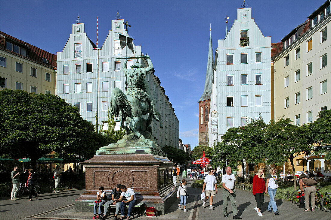 Plattenbauten in historischen Bauformen, Denkmal Kirchplatz Nikolaikirche