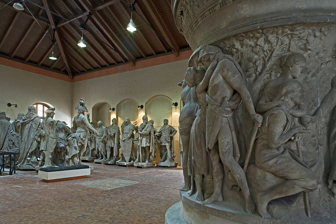 Lapidarium, in former pump house, knights, angels, kings, Berlin