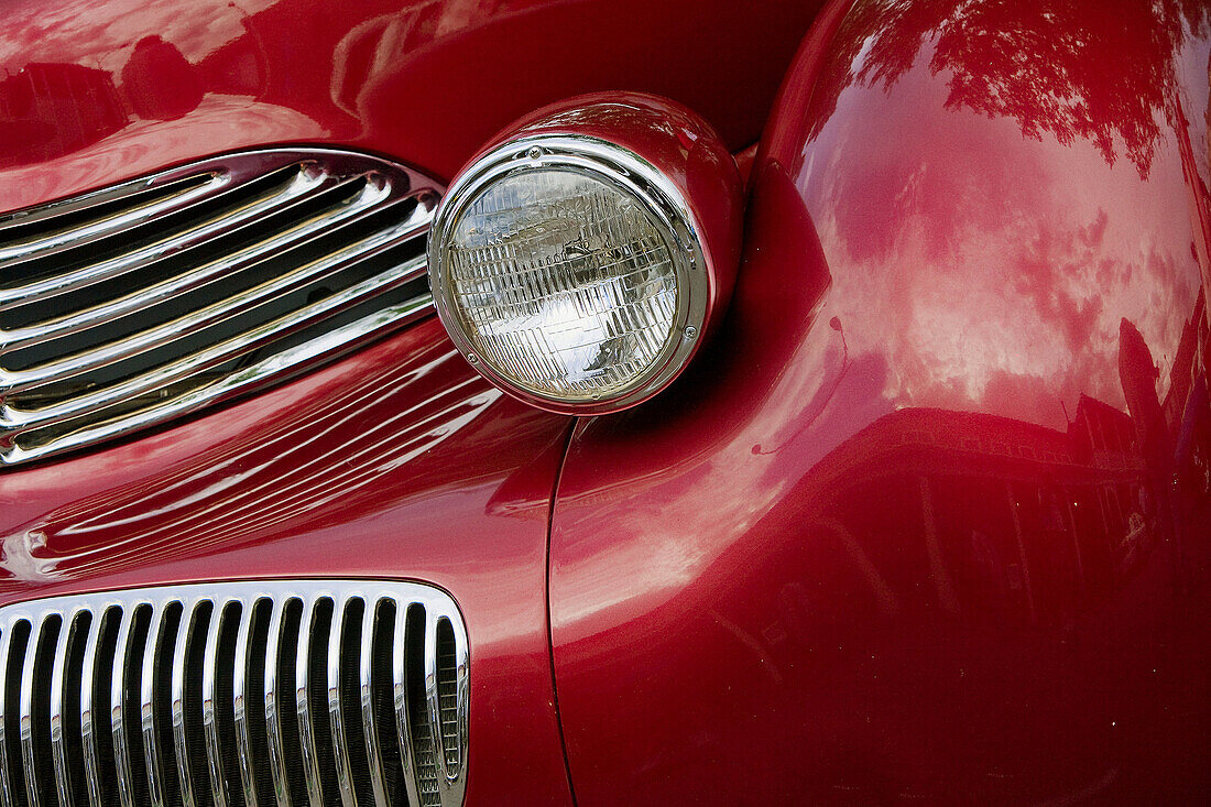 America, Antique, Auto, Automobile, Car, Chrome, Classic, Color, Colour, Curves, Grill, Head, Light, Old, Red, Reflection, Show, Usa, S19-656841, agefotostock