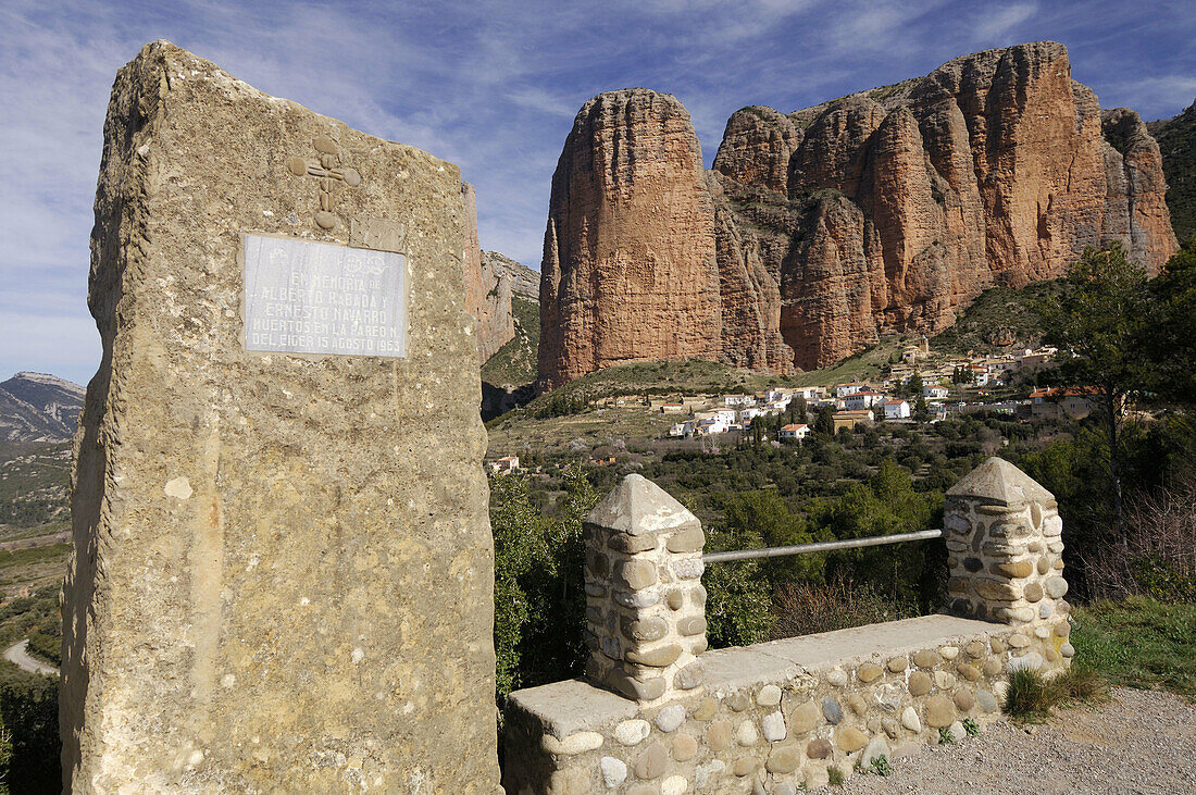 Riglos and Aragonese climbers Rabada and Navarro monument. Hoya de Huesca; Pre-pyrenees; Huesca province. Spain