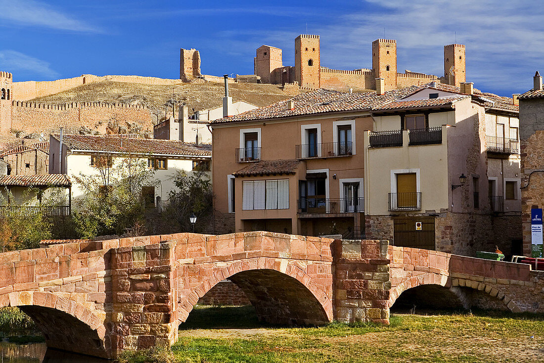 Old bridge and alcazar, Molina de Aragón. Guadalajara province, Castilla-La Mancha, Spain