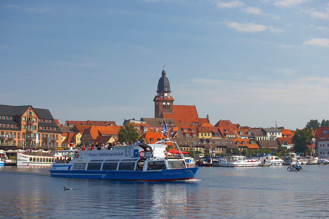 Müritz-Elde-Wasserstraße, Mecklenburgische Seenplatte, Waren an der Müritz, Mecklenburg-Vorpommern, Deutschland, Europa