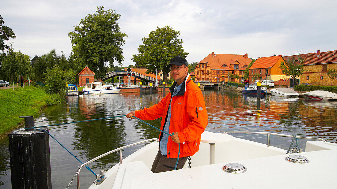 With the houseboat on the Müritz-Elde-Waterways, Plau, Mecklenburg, Germany, Europe
